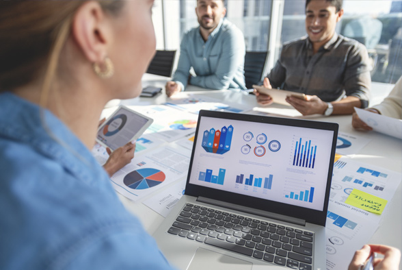 Utilizing HR benefits learning platform on laptop with employees  