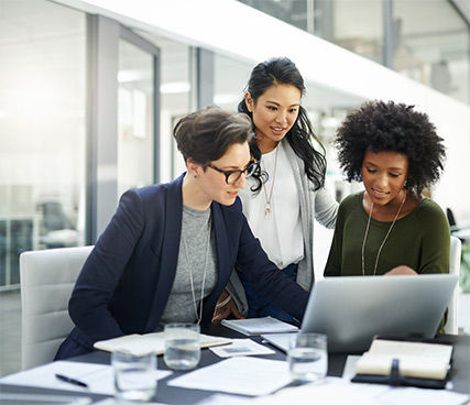 3 coworkers collaborating 